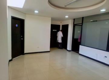 Consultorio · 50ha · 1 Habitación · 1 Estacionamiento · Consultorio/oficinas en Renta en Ficoa. Ambato