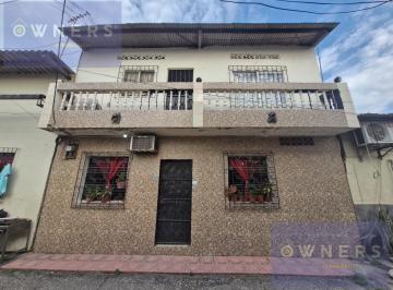 Casa · 231m² · 5 Habitaciones · 1 Estacionamiento · Venta Casa Sauces 4