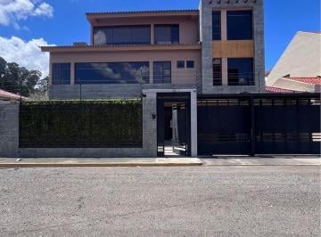 Casa en Venta de 4 habitaciones Machángara · Casa de Venta Dentro de La Ciudadela de Los Ingenieros. 4 Dorm.