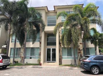 Departamento de 3 habitaciones, Guayaquil · Venta Departamento Via a La Costa, Urbanización Pequeña.