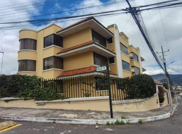 Departamento de 3 habitaciones, Quito · En Venta Departamento, Urbanización El Condado, con Jardín Propio