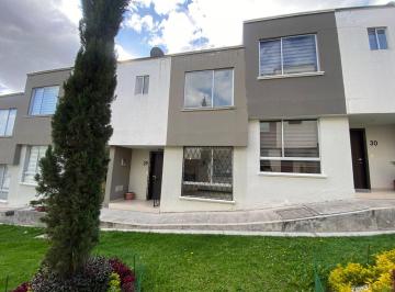 Casa · 71m² · 2 Habitaciones · 1 Estacionamiento · Casa de Venta San José de Morán Calderon
