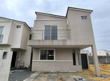 Casa · 81m² · 3 Habitaciones · 2 Estacionamientos · Casa en Venta Urbanizacion Riberas de Duran, Ingg