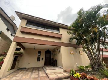 Casa de 3 habitaciones, Guayaquil · Venta o Alquiler de Casa Ceibos en Conjunto Cerrado (Gim).