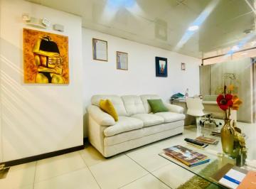 Oficina comercial de 2 habitaciones, Quito · Se Vende Oficina