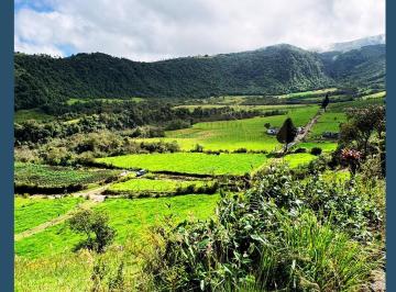 Hacienda-Quinta · 360m² · 3 Habitaciones · 8 Estacionamientos · Propiedad de 70ha Mas 280 Ha de Bosque Andino, Chaparro y Paramo