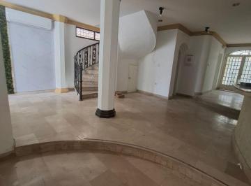 Casa Alquiler 250m² de 14 habitaciones · Kennedy Norte: en Alquiler Amplia Casa con Uso de Suelo Comercial Activo con 3 Pisos y 2 Parqueos
