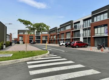 Oficina comercial , Guayaquil · Almax Center - Se Alquila Oficina 50 m²