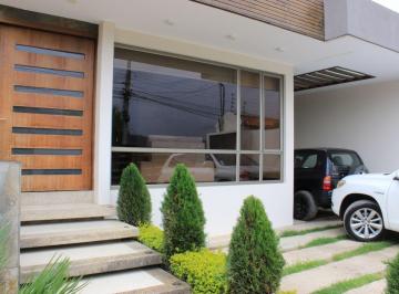 Casa de 5 habitaciones, Cuenca · Amplia Villa en Venta en Challuabamba, Sector Apangoras / 4 Domitorios, Jardín y Área Verde.