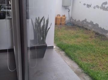 Casa de 3 habitaciones, Quito · Casa de Venta en Oportunidad en Tumbaco, Santa Rosa. Urgente, Bajamos de Precio.