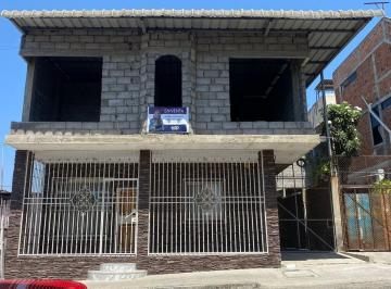 Casa · 3 Habitaciones · 1 Estacionamiento · Casa en Centro de Manta