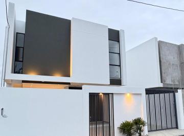 Casa de 4 habitaciones, Portoviejo · Vendo Casa Independiente de 4 Habitaciones