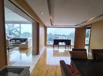 Casa · 439m² · 3 Habitaciones · 2 Estacionamientos · Venta de Casa Lomas de Urdesa Norte de Guayaquil Conjunto Cerrado Gm