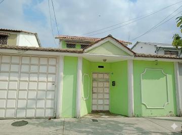 Casa de 4 habitaciones, Guayaquil · Casa en Venta Samanes 5