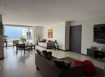 Departamento · 197m² · 2 Habitaciones · 5 Estacionamientos · Departamento de 2 Dorm. con Piscina de 197 m² en San Juan. Vista Panorámica a Toda Cumbayá