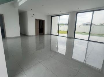 Casa de 5 habitaciones, Guayaquil · Venta. Via Samborondon. Isla Mocoli. Hermosa Casa Estreno.$520.000 Neg.
