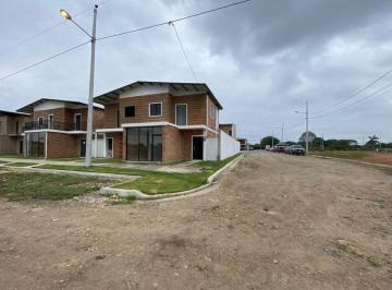 Casa de 2 habitaciones, Machala · Se Vende Casa por Estrenar - Urb Yasuní en Machala