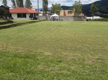 Casa · 160m² · 3 Habitaciones · 2 Estacionamientos · Casa en Venta Independiente Dentro de Urbanización Armenia 2