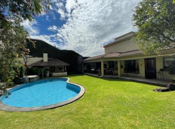 Casa de 3 habitaciones, Quito · Hermosa Vista Al Valle Piscina Suite Para Huéspedes