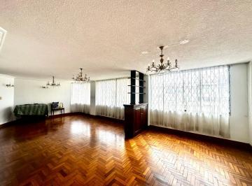 Departamento de 3 habitaciones, Quito · Amplio Duplex Ubicado en El Sector de Monteserrin - Edif. con Piscina