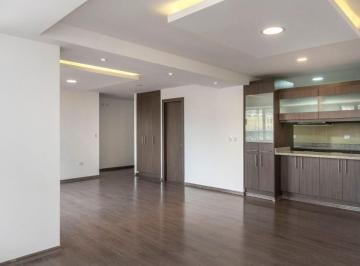 Departamento de 2 habitaciones, Quito · Depar con Balcón en Edificio Moderno Sector Kennedy