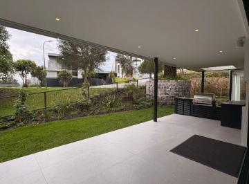 Sala exterior · Cómoda Casa en Urbanización Privada Rodeada de Naturaleza