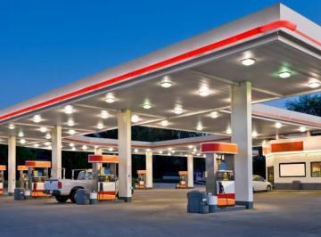 Edificio-Hotel-Fabrica · 450m² · 15 Estacionamientos · Gasolinera de Venta Norte de Quito