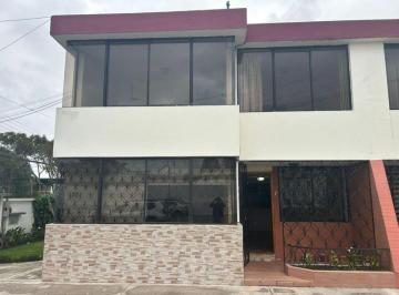 Casa de 3 habitaciones, Quito · Casa Esquinera en Venta - 3 Dorm. - 120 m² - Conjunto - Seguridad - Ponceano