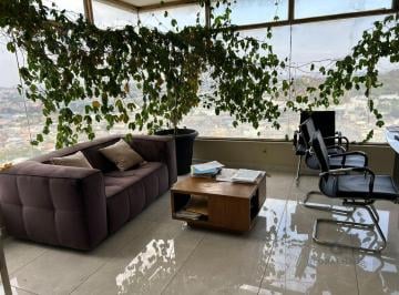 Oficina comercial · 363m² · 1 Habitación · 5 Estacionamientos · Venta Y/o Alquiler de Oficina con 6 Parqueos Privados en Centro de Guayaquil Vista Panoramica. M. h.