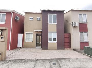 Casa · 80m² · 4 Habitaciones · 2 Estacionamientos · Casa en Venta Villas del Rey Etapa Reina Isabel Ronr