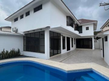 Casa de 5 habitaciones, Guayaquil · Hermosa y Amplia de Venta