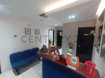 Oficina comercial · 105m² · 1 Estacionamiento · Vendo Consultorio con 3 Oficinas Pb 80 m² Kennedy Norte Torre Médica Pcas