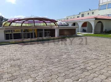 Casa · 1292m² · 7 Habitaciones · 10 Estacionamientos · Vendo Propiedad Grande con Casa y Piscina