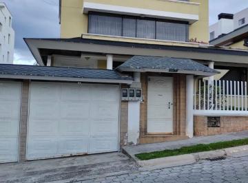 Departamento de 3 habitaciones, Quito · Vendo Departamento Duplex Urb. Balcón del Norte