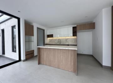 Casa · 168m² · 3 Habitaciones · 2 Estacionamientos · En Venta Casa en Nayón
