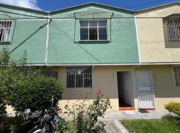 Casa · 88m² · 3 Habitaciones · 1 Estacionamiento · Casa con Precio de Oportunidad de Venta en Calderón
