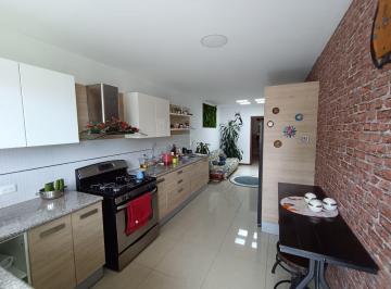 Casa de 3 habitaciones, Quito · Casa de Venta de 3 Dorm. en Cumbaya Lumbisi