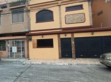 Casa de 3 habitaciones, Guayaquil · Propiedad en Urdenor