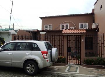 Casa de 8 habitaciones, Guayaquil · Propiedad Rentera en Samanes 2