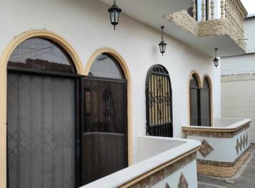 Casa de 6 habitaciones, Guayaquil · Casa con 262 m² y 6 Dorm. en Venta en Kennedy