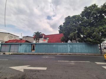 Casa de 5 habitaciones, Guayaquil · Casa de Oportunidad en Venta, Para Inversionista, Entre Circunvalación y Costanera