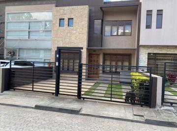 Casa de 3 habitaciones, Cuenca · Venta Casa en Urbanización del Río, Sector Monay, Cuenca Mi