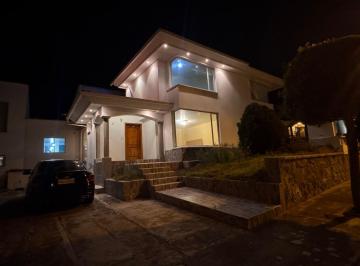 Casa de 4 habitaciones, Quito · Casa en Ventasector Pusuqui
