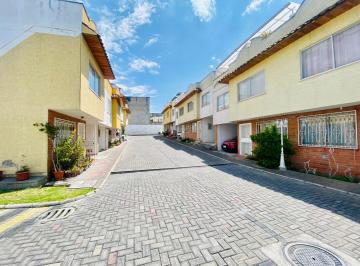 Casa de 3 habitaciones, Quito · Casa en Venta