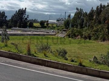 Terreno / Lote · 250030000m² · Vendo 2.5 Ha en Latacunga Norte - San Buenaventura