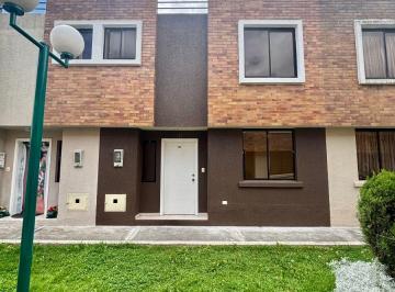 Casa de 3 habitaciones, Quito · Casa con 106 m² Terreno, 3 Recámaras en Venta en Conocoto