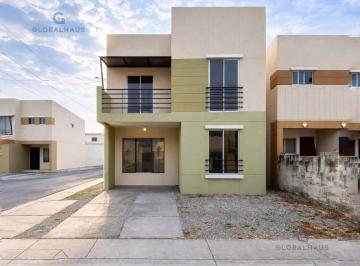 Casa · 118m² · 3 Habitaciones · 2 Estacionamientos · Venta Casa Urb. La Gran Vittoria, 3 Habitaciones, A. m.