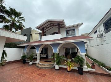 Casa de 4 habitaciones, Guayaquil · Casa de 357 m² con 4 Hab en Venta en Puerto Azul - Vía a La Costa