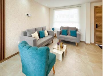 Casa · 97m² · 3 Habitaciones · 2 Estacionamientos · Casa con Terraza en Venta Calderon