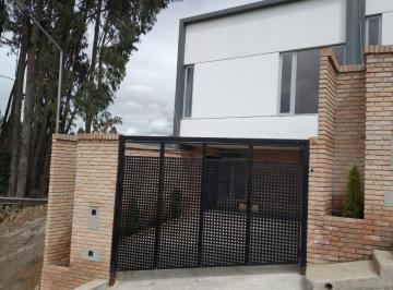 Casa de 3 habitaciones, Cuenca · Casa a Estrenar de 3 Habitaciones en Sector Mall de Racar